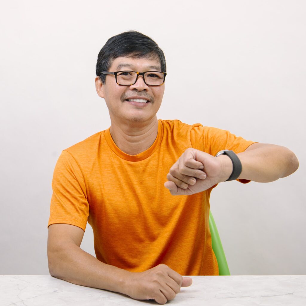 Chú Anh Minh chia sẻ trải nghiệm sau khi làm răng tại Tracy